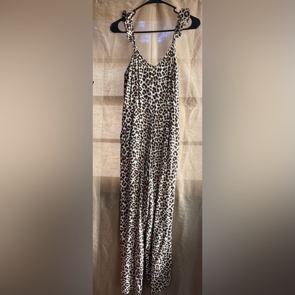 Jessica Simpson Pants - 🖤 Jessica Simpson Leopard Print Jumpsuit – Size S